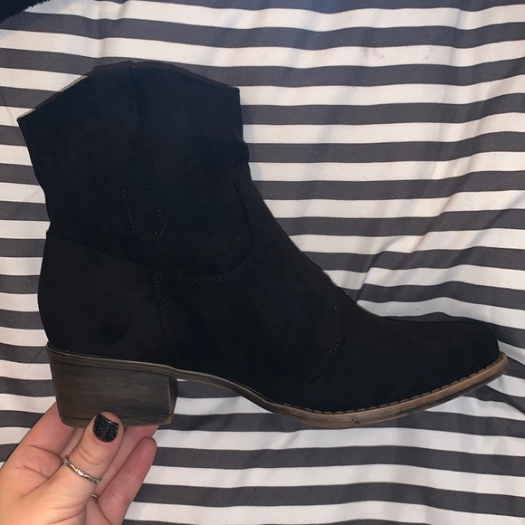 Short Booties. Brand New Never Worn - Picture 1 of 3